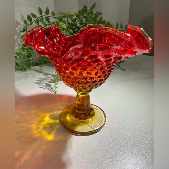 ✨HIGH CADMIUM GLOW✨ Vintage Kanawha Amberina Ruffled Edge Hobnail Glass Compote - Picture 2 of 9